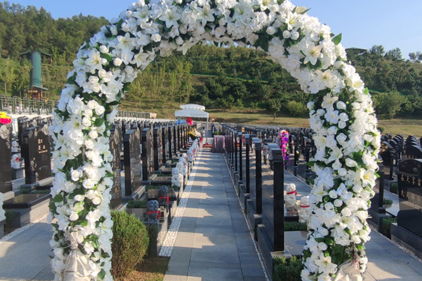 龙福山墓园