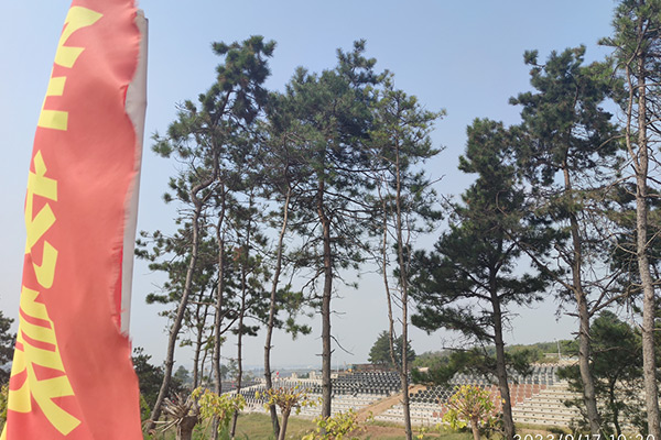 圣龙泉墓园
