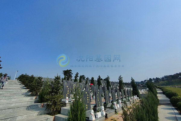 圣龙泉墓园