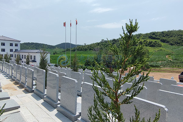 沈阳柴河墓园